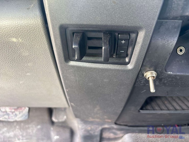 2017-ford-f550-image-17
