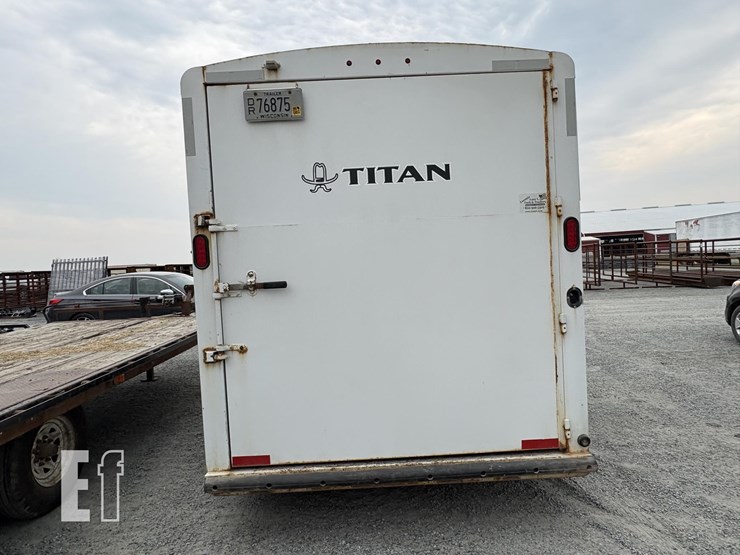2019-titan-trailer-image-6