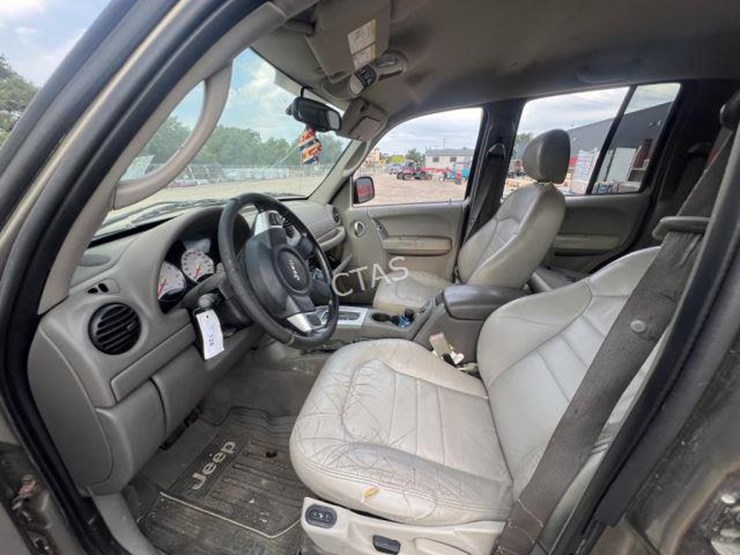 2004-jeep-liberty-image-11