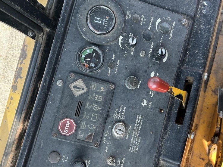 1986-deere-310c-image-12