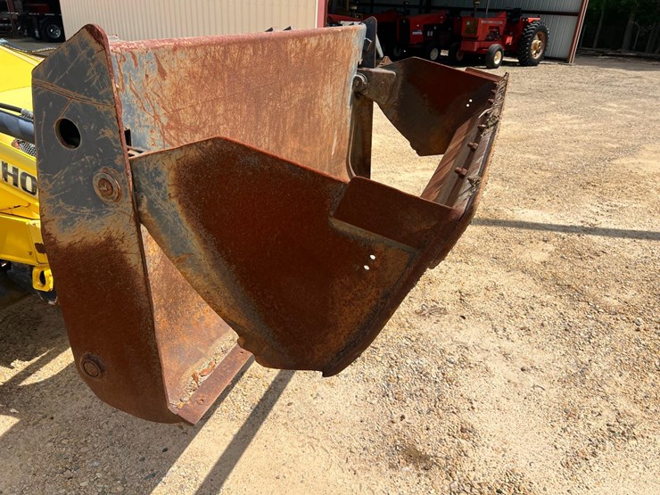 2008-new-holland-b110-image-43
