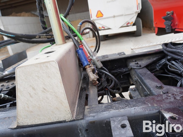 2010-kenworth-t800-image-16