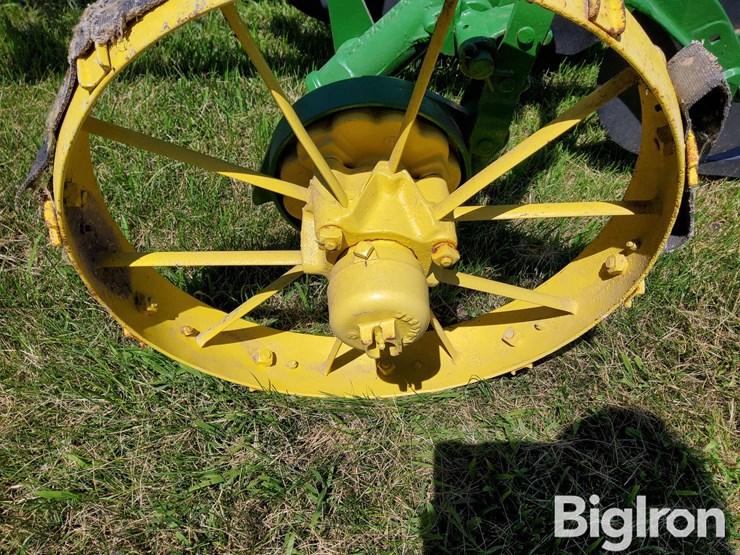 john-deere-52-image-10