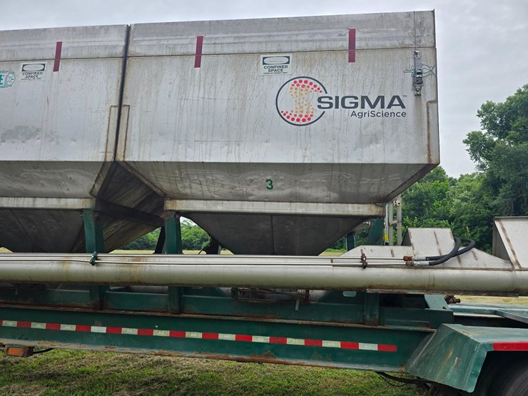 2013-doyle-dry-fertilizer-tender-trailer---kubota-diesel,-3-stainless-compartments,-side-discharge-image-16