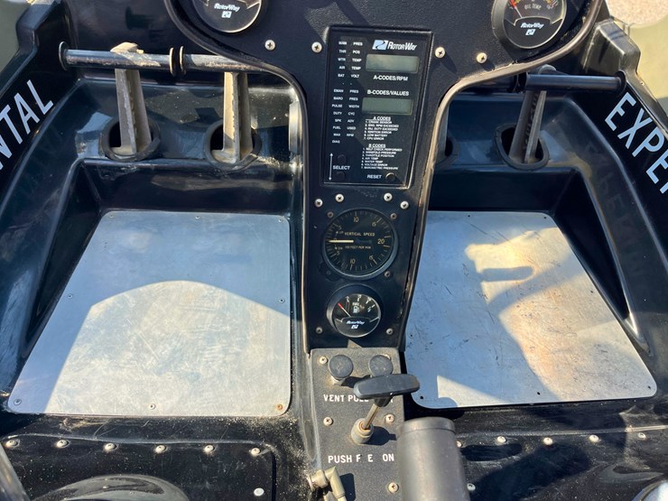 rotorway-exec-162f-helicopter-with-custom-enclosed-trailer-image-10