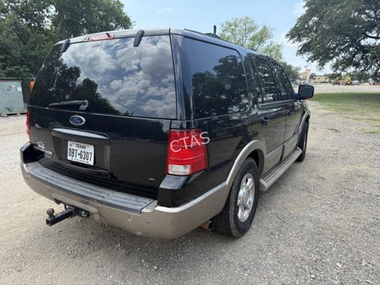 2004-ford-expedition-image-5