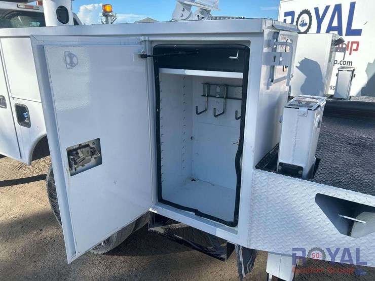 2013-ford-f550-image-31