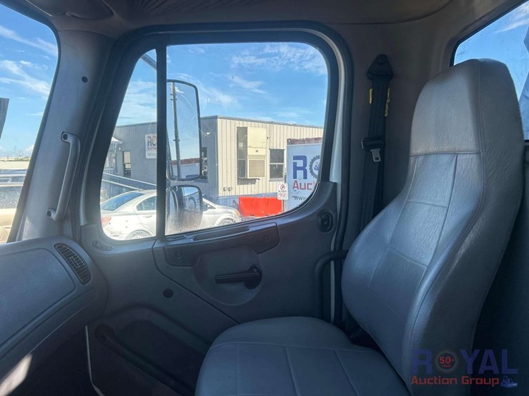 2020-freightliner-m2-106-dump-truck-image-13