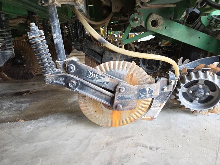 john-deere-7200-image-7