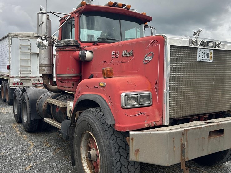 1991-mack-superliner-rw753-image-3