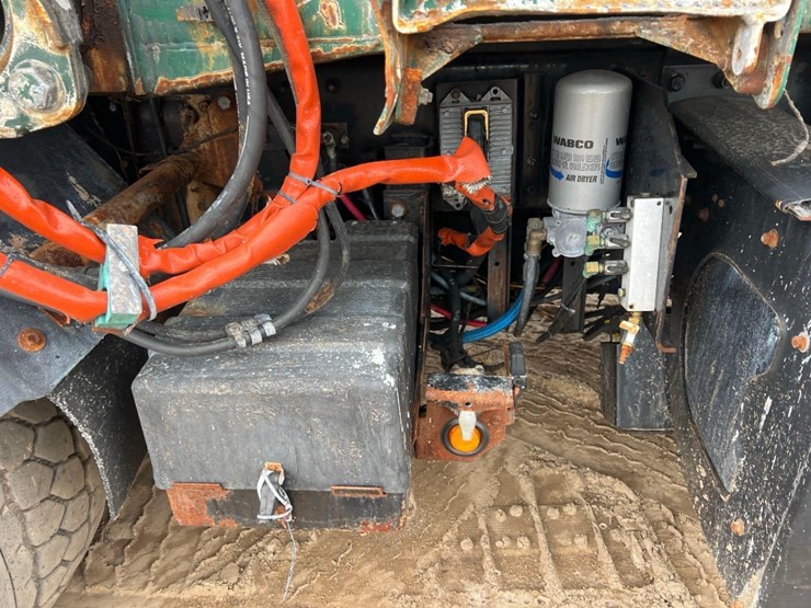 2011-mack-leu613-image-16