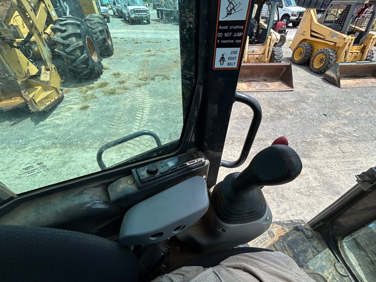 2021-deere-35g-image-19