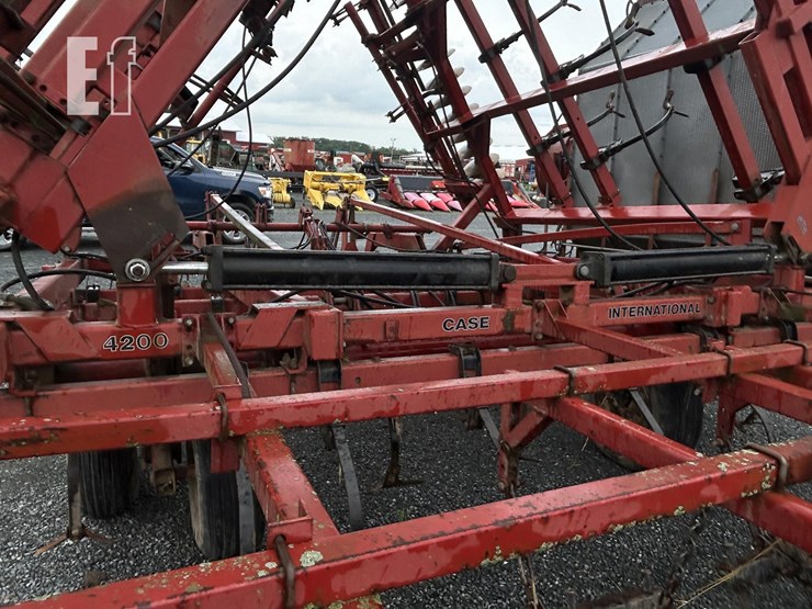 case-ih-4200-image-7