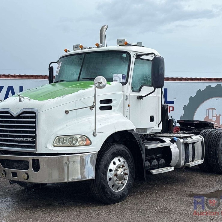 2012 Mack CXU613 Day Cab T/A Wet Kit Truck Tractor