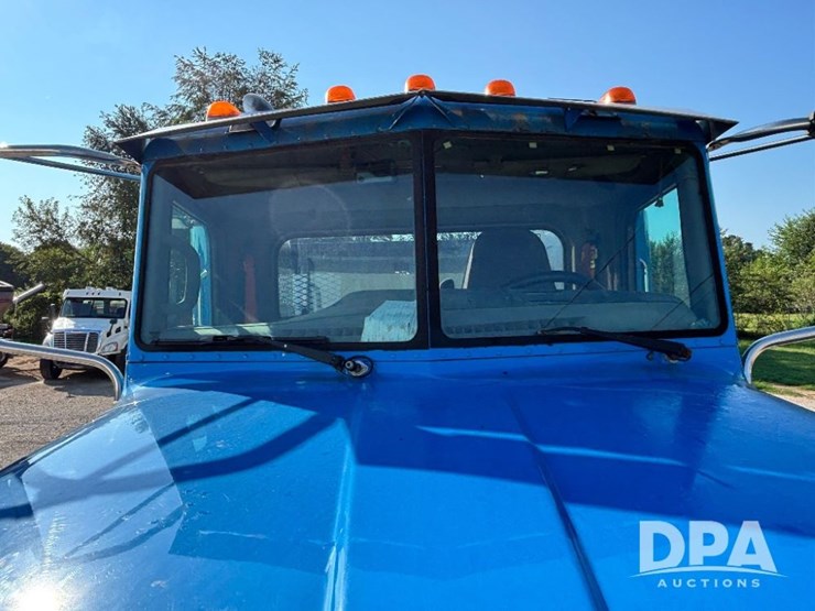 2014-peterbilt-365-image-19