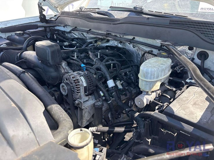 2015-chevrolet-silverado-2500-image-8