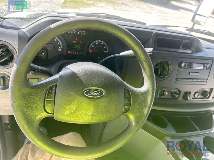 2015-ford-e350-image-10