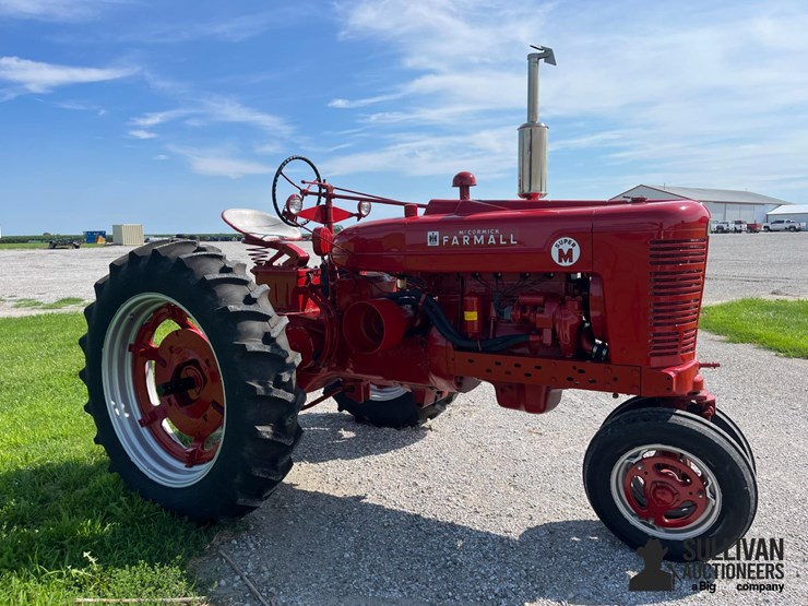1953-farmall-super-m-2wd-tractor-image-3