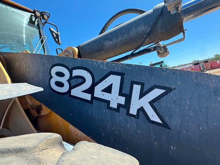 2013-deere-824k-image-43