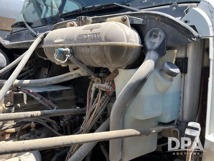 2005-freightliner-truck-(jn2399,-unit-277052)-image-80