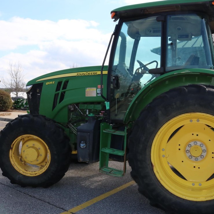 JOHN DEERE 6105E