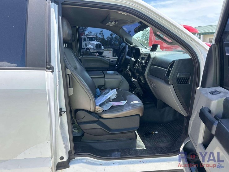 2017-ford-f550-image-36