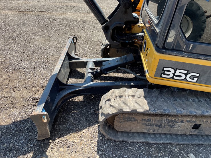 2019-deere-35g-image-8