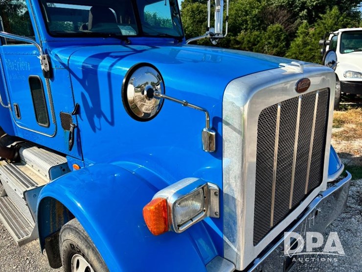 2014-peterbilt-365-image-21