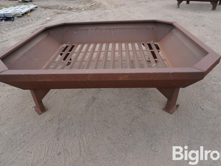 7'x8'x28"-tall-hay-feeder-image-8