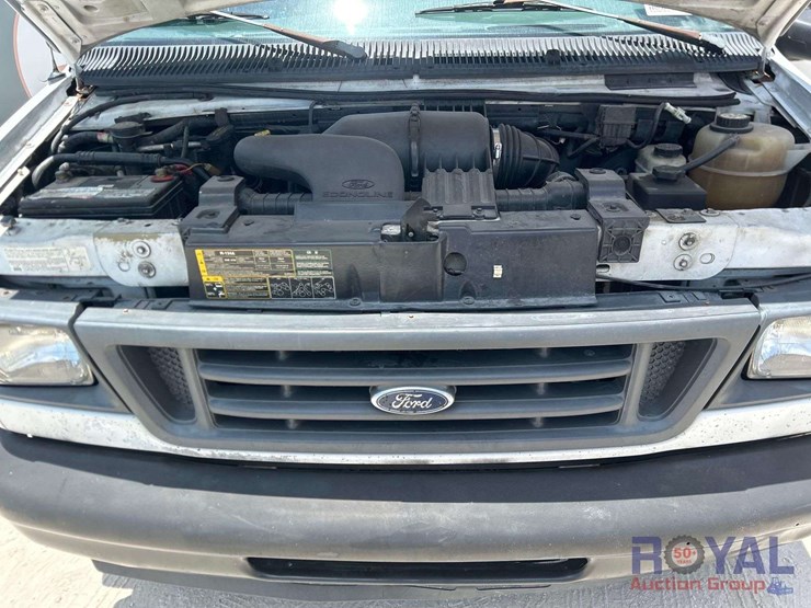 2004-ford-cargo-image-7