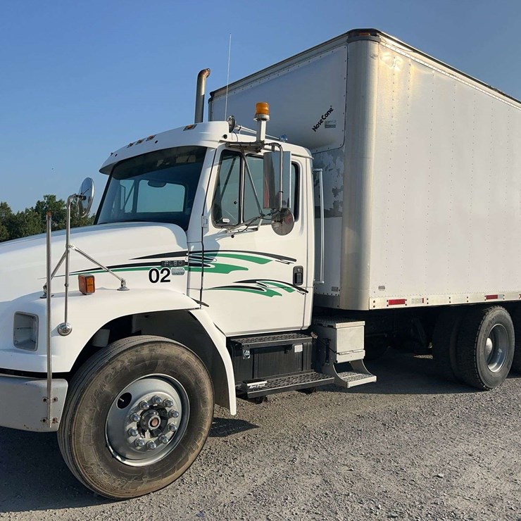 2000 FREIGHTLINER FL80