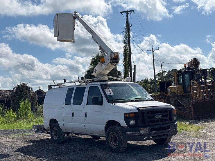 2008-ford-e-350-versalift-vantel29n-29ft-bucket-van-image-2