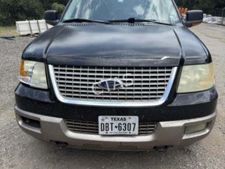 2004-ford-expedition-image-2