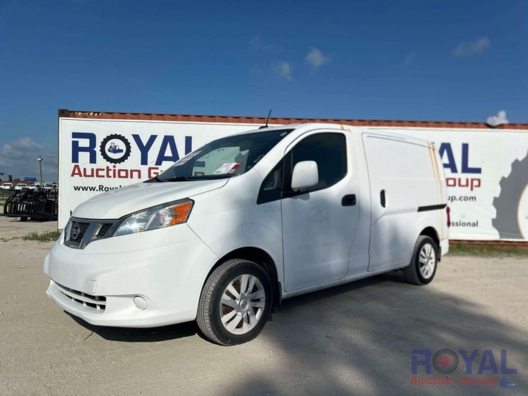 2016-nissan-nv200-image-1