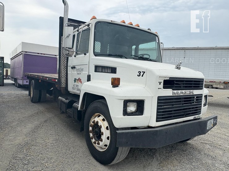 2000-mack-midliner-cs300-image-3