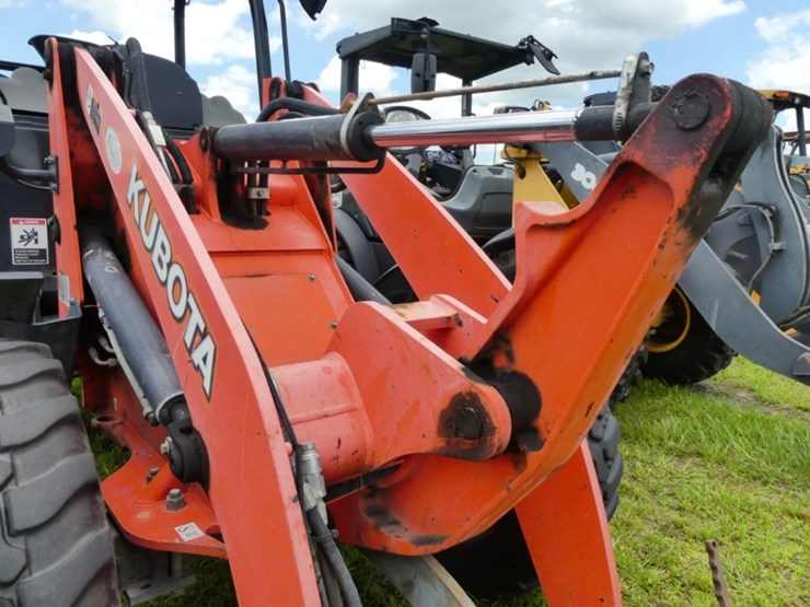 kubota-r530-image-9