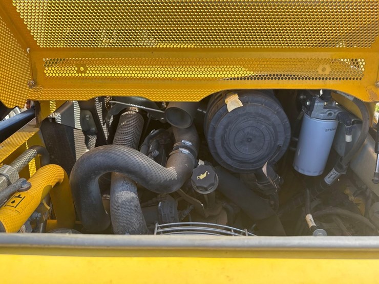 new-holland-l328-image-9