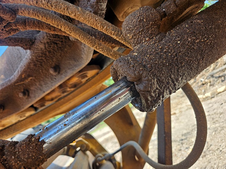 2002-caterpillar-12h-image-89