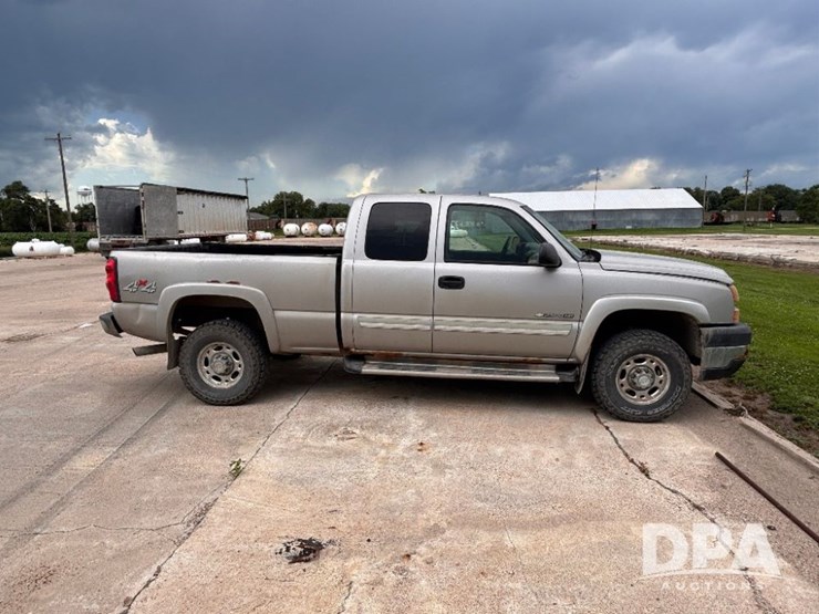 2006-chevrolet-2500hd-image-6