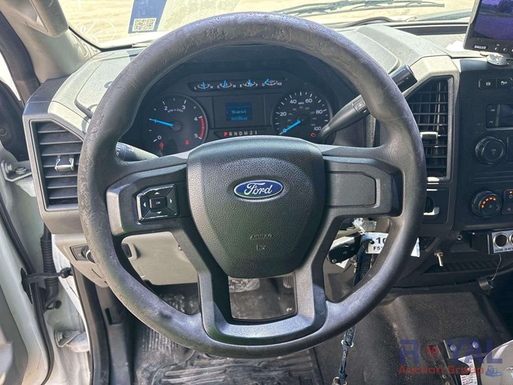 2017-ford-f550-image-12