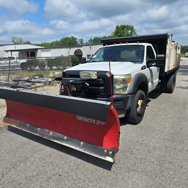 2011 FORD F550