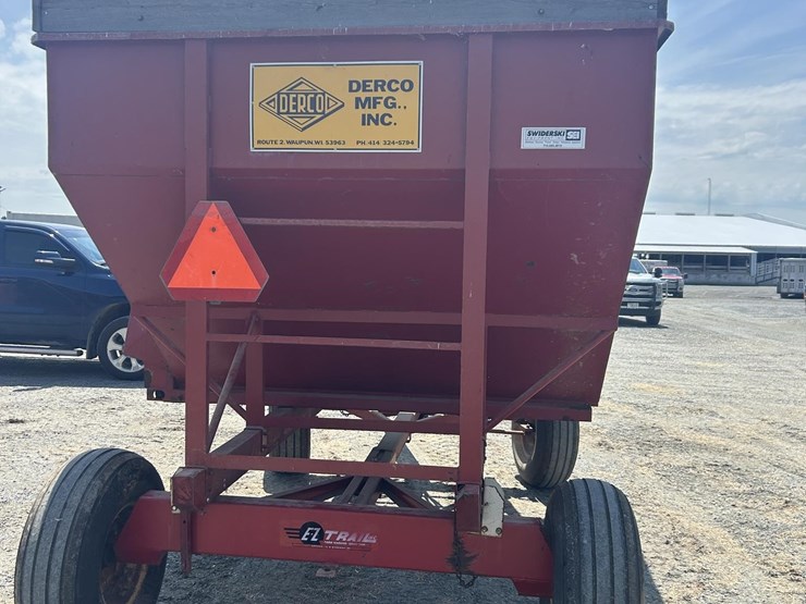 derco-220-image-5