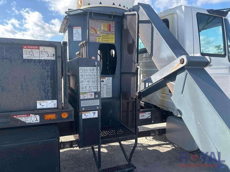 2014-international-durastar-4300-image-26