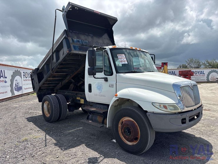 2005-international-durastar-4300-image-2