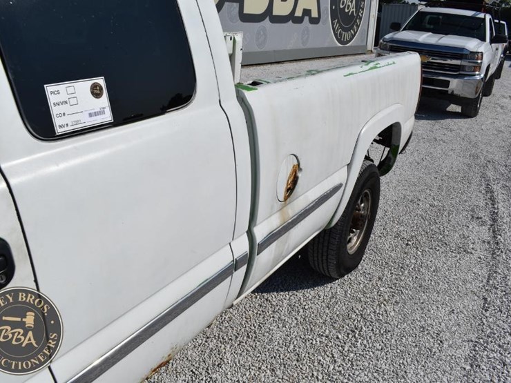 2002-gmc-sierra-2500hd-image-22