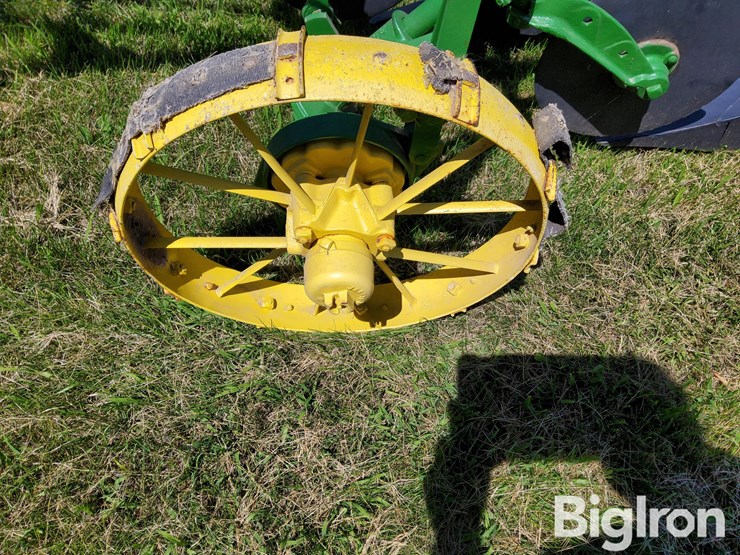 john-deere-52-image-9