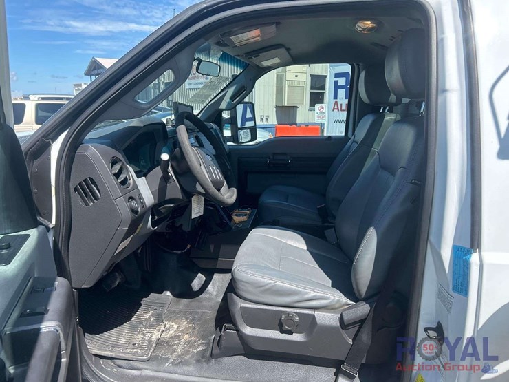 2013-ford-f550-image-9
