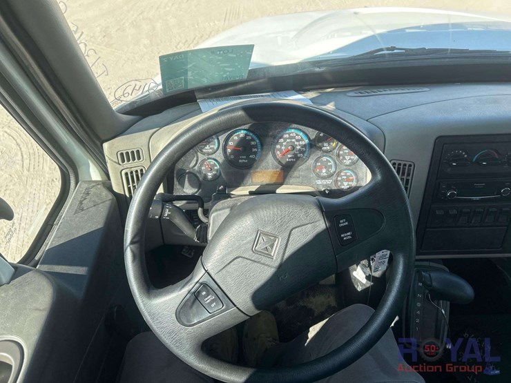 2014-international-durastar-4300-image-11