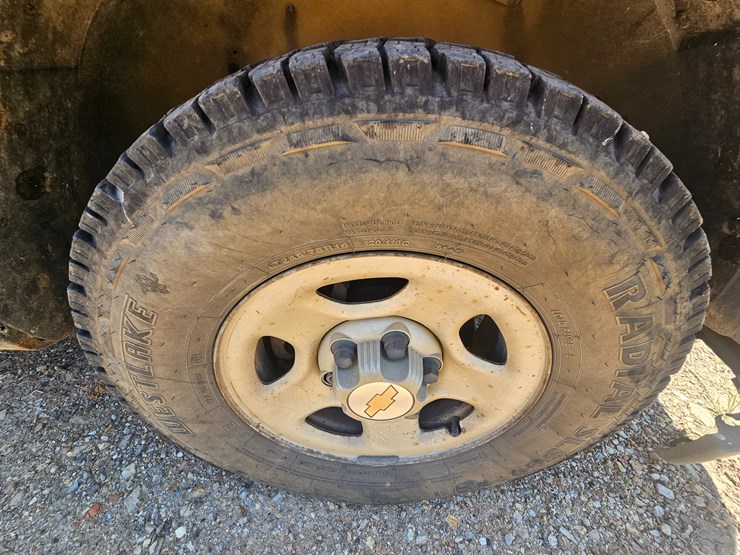 2004-chevrolet-silverado-image-58