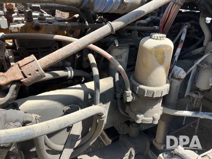 2005-freightliner-truck-(jn2399,-unit-277052)-image-77